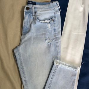 Light Wash High Rise Jeans